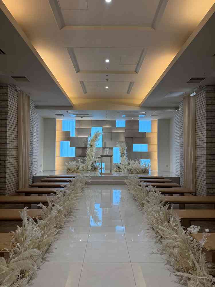 チャペルです。室内ですが、白っぽい装飾なので圧迫感はそこまでありませんでした。