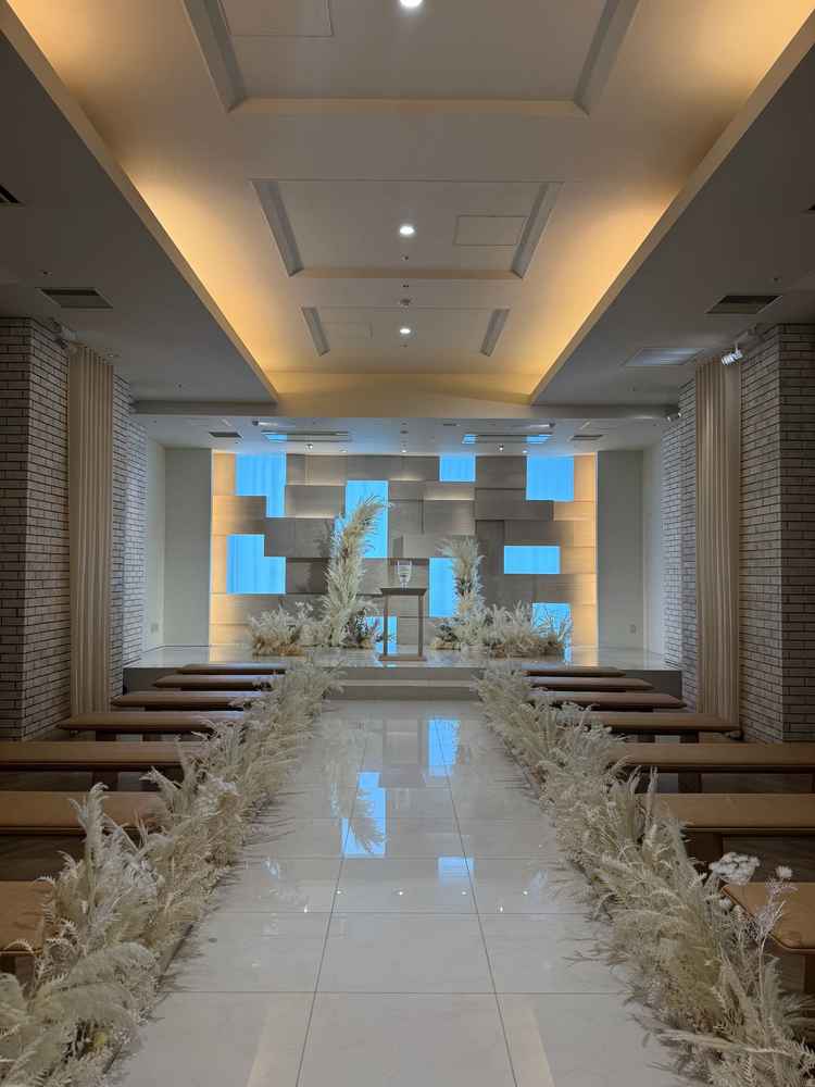 チャペルです。室内ですが、白っぽい装飾なので圧迫感はそこまでありませんでした。