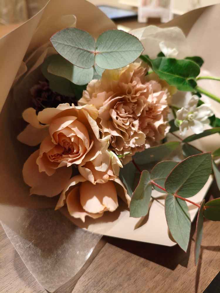 専属のフローリストの方がいらっしゃって、プレゼントいただきました。お花にも拘れる式場だと分かりました