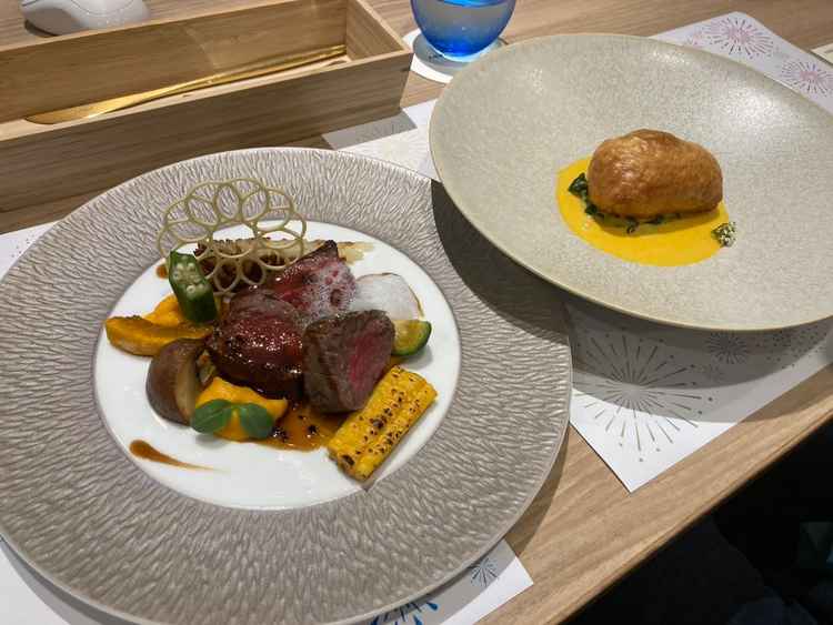 試食ではお肉料理と魚料理の2種類をいただきました。お肉がやわらかくとてもおいしかったです。