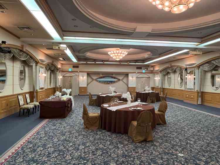 披露宴会場。少人数用の披露宴会場でスペースがほどよい空間で少ない人数だとちょうどいいと思いました。