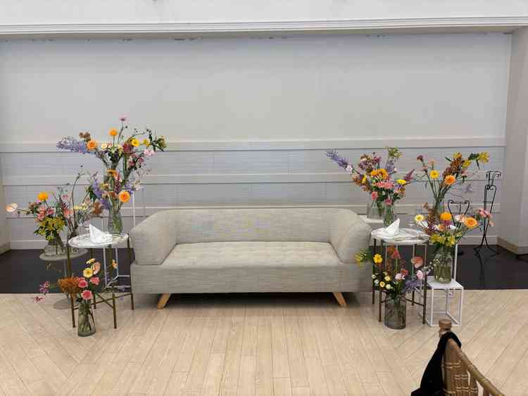 カラフルなお花で飾られていました。