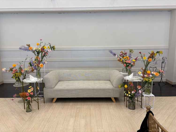 カラフルなお花で飾られていました。