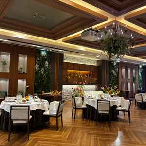 パーティ会場１箇所目