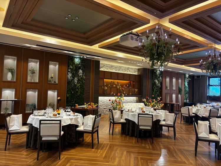 パーティ会場１箇所目