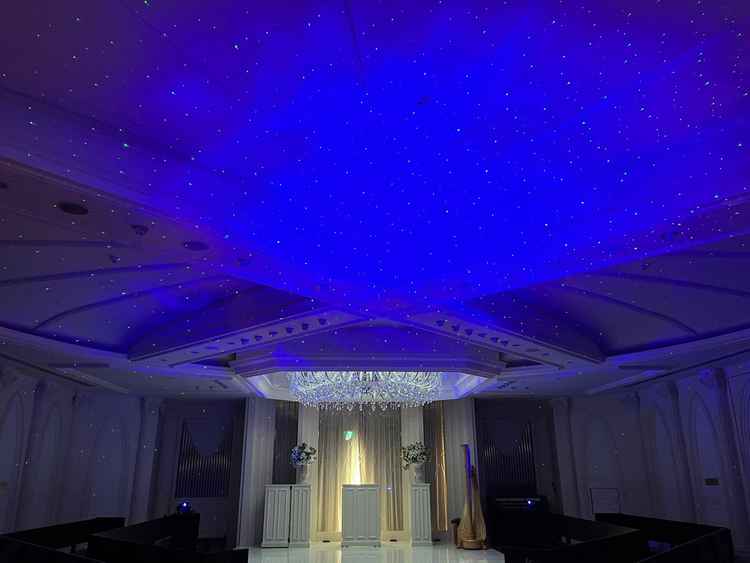 チャペルでプラネタリウムのような体験ができるのは、ここでしかできない特徴だと思います。