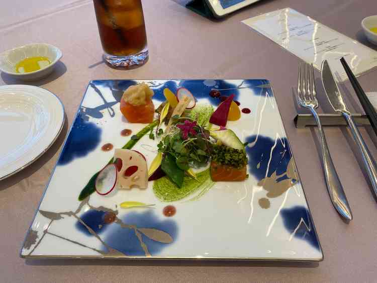 前菜　サーモンの低温調理