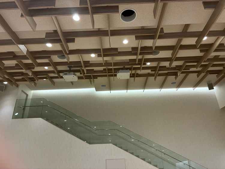 披露宴会場白っぽいの階段