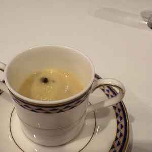 最近力を入れて開発したと聞いたオニオンとモリーユ茸のスープ。風味が強くてとても美味しかったです。