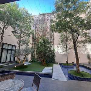 開放的なガーデンですごく綺麗でした。水も流れていて清潔な雰囲気がありました。