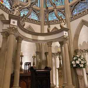 チャペルは王道の大聖堂で、厳かな雰囲気があり、とても印象的でした。