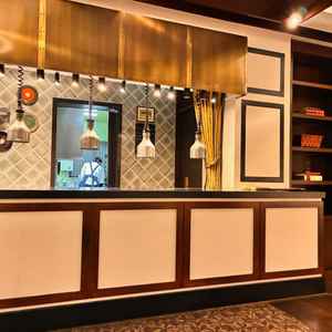 披露宴会場にはオープンキッチンがあり、キッチンの熱気が伝わる演出もできそう。