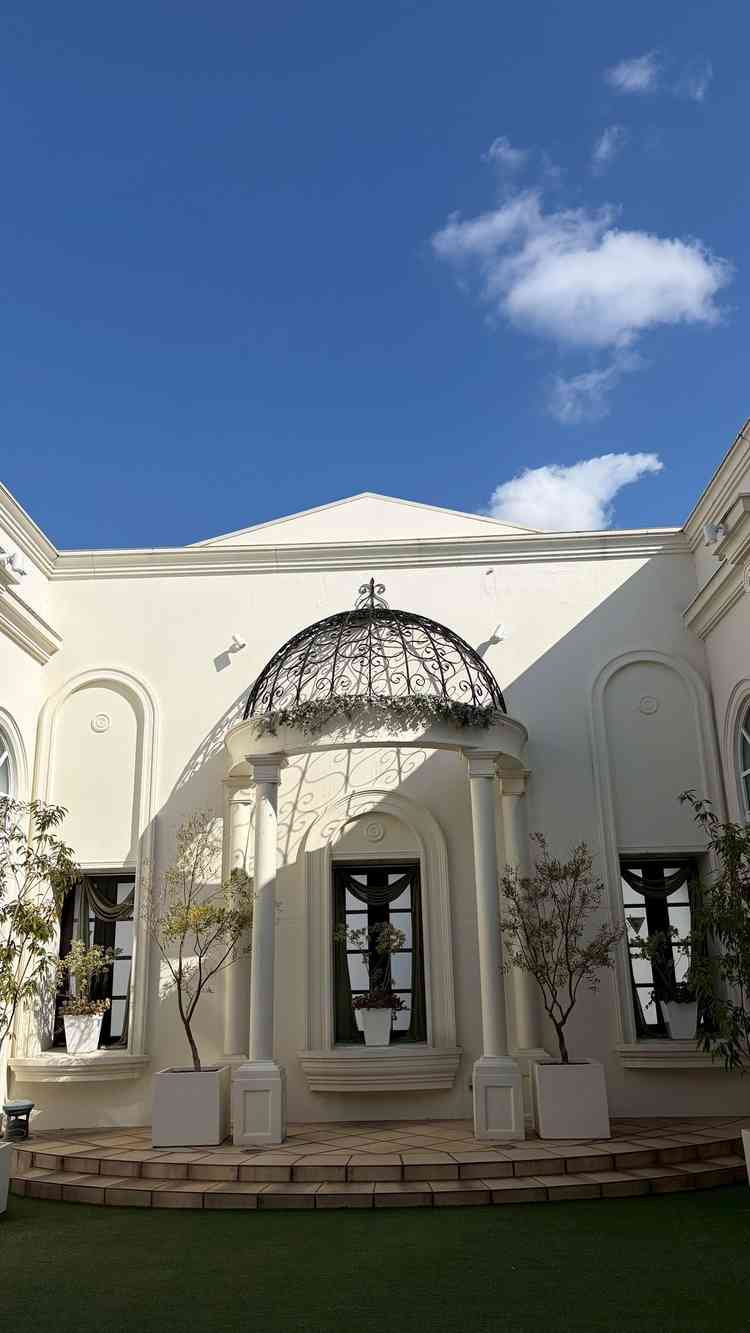 フラワーシャワー等を行う中庭の写真です。