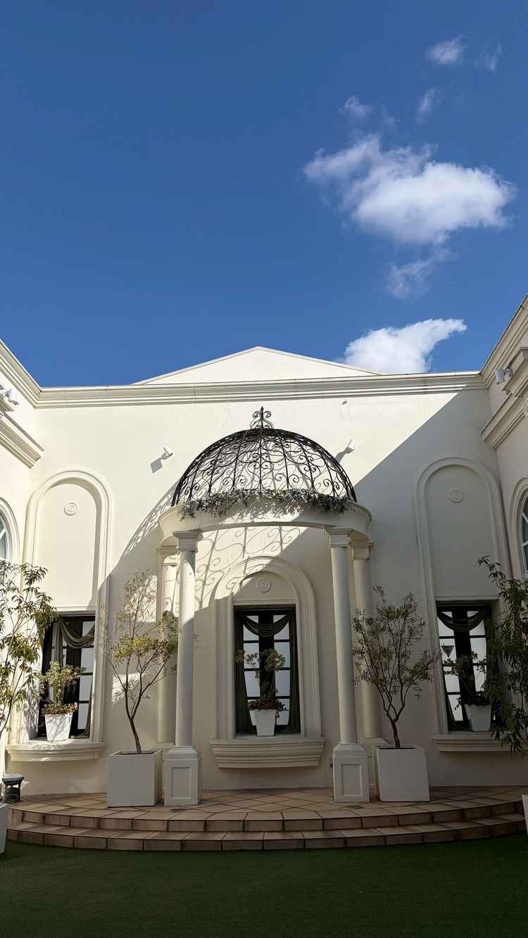 フラワーシャワー等を行う中庭の写真です。