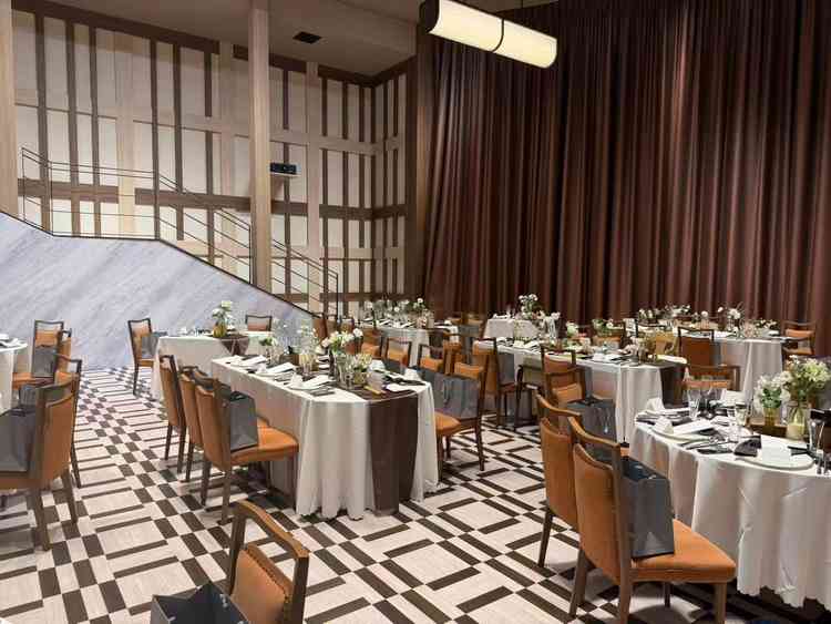 披露宴会場も10人で行う事もイメージしやすい会場でした