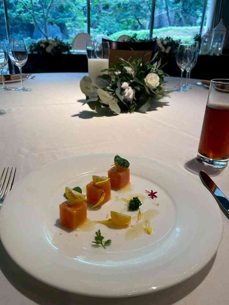 装花。実際の展示もほとんどプラス料金がないものでされていたのでイメージしやすかった。