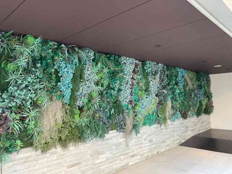 緑と自然を感じることできる通路。