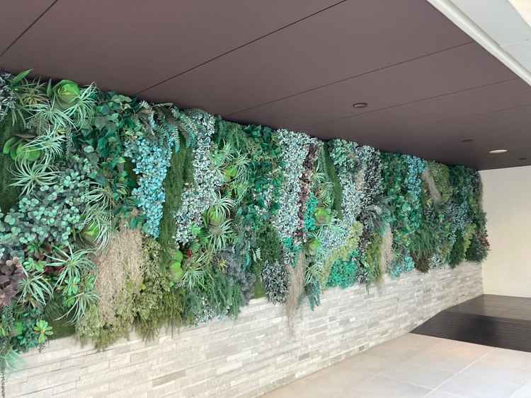 緑と自然を感じることできる通路。