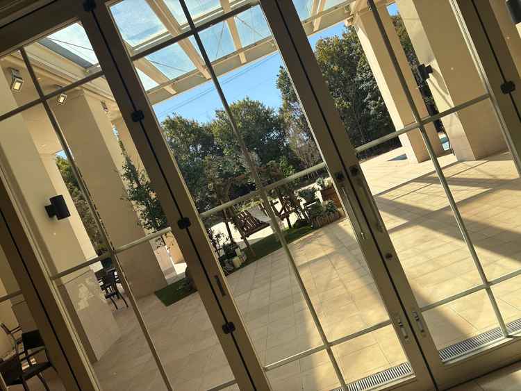 テラスに屋根もあるので天候を気にせず外に出れるのが良いなと思いました