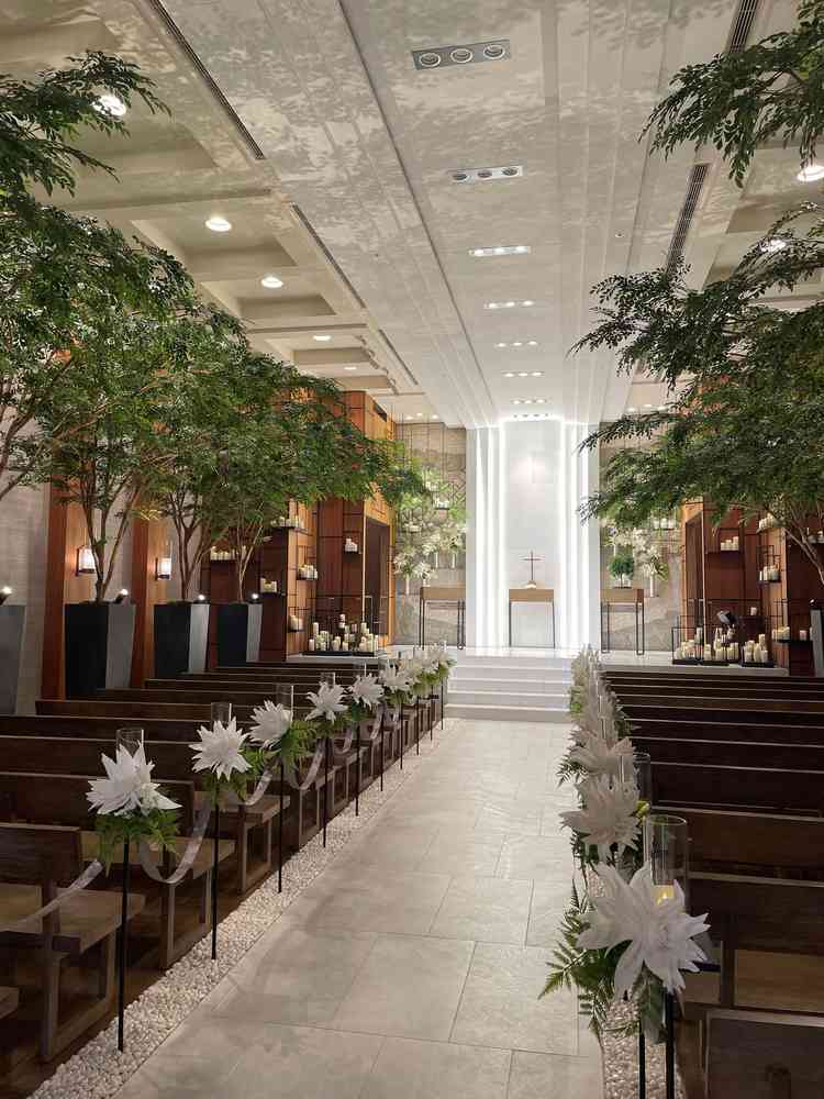 チャペルの写真です。室内ですが緑が多く自然を感じることができ、素敵でした。