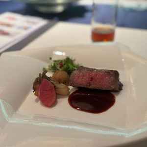 料理はシンプルで美味しかった。