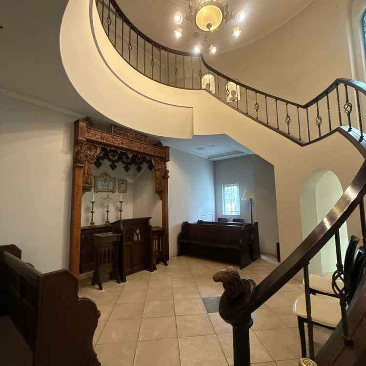 挙式会場。入場は階段から。