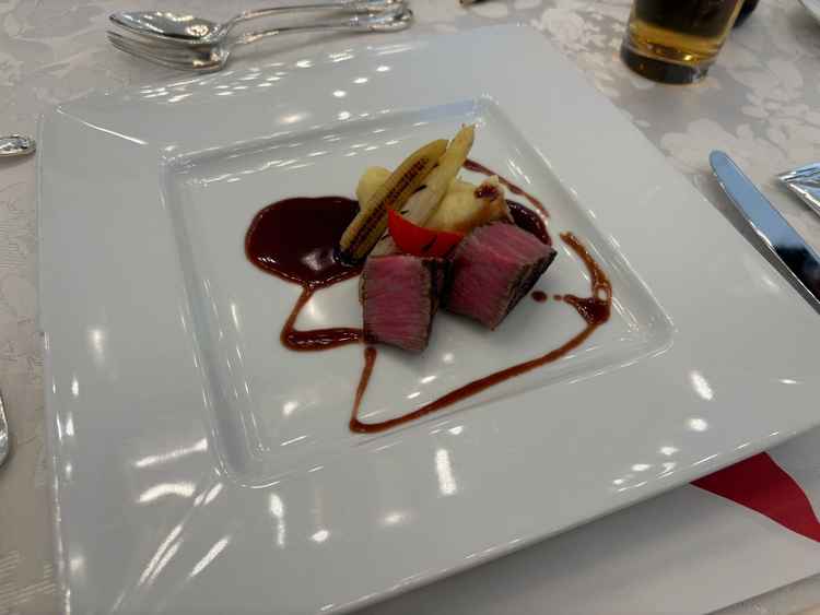 お料理とってもおいしかったです！コースはいろいろ組み合わせもできるのがいいと思いました。