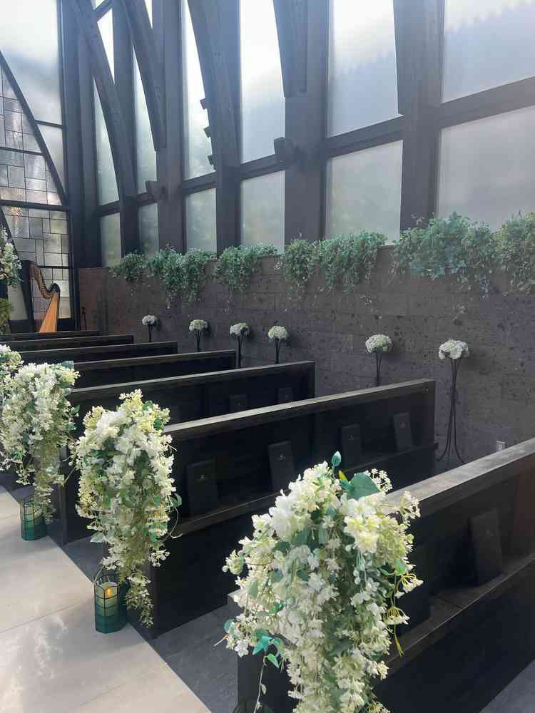 チャペルは天井が高くとても綺麗