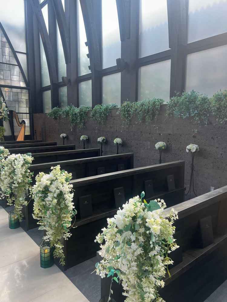 チャペルは天井が高くとても綺麗