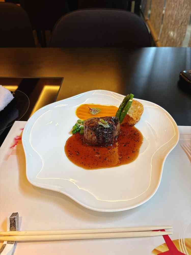 試食をいただきましたが、美味しくてびっくりしました。最低ランクのお料理のお肉と聞いてさらに驚き