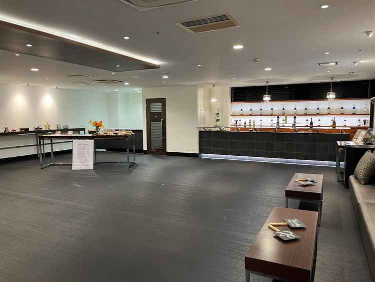 こちらの会場でウェルカムパーティーの時間を設けておりゲストと楽しい時間を過ごせます。