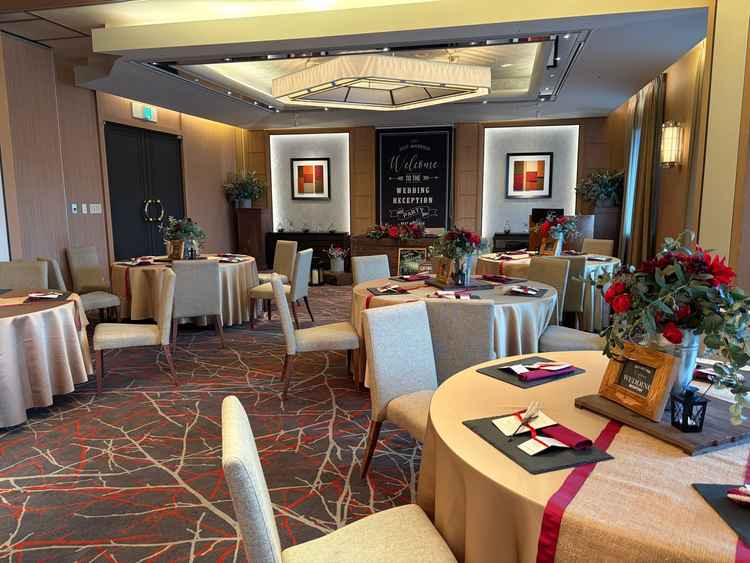 40名までの披露宴会場です。おしゃれでゆったりと過ごせそうな印象でした。