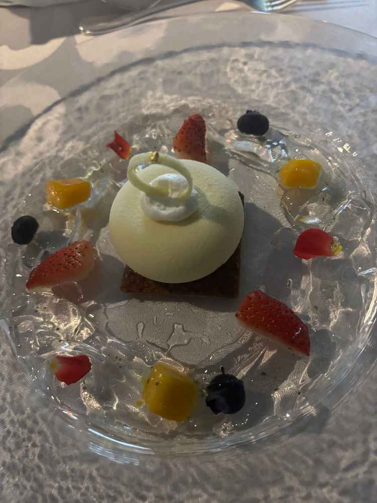 結婚指輪をイメージしたというデザートが本当に可愛かったです！これが出てきたらかなり印象に残ります