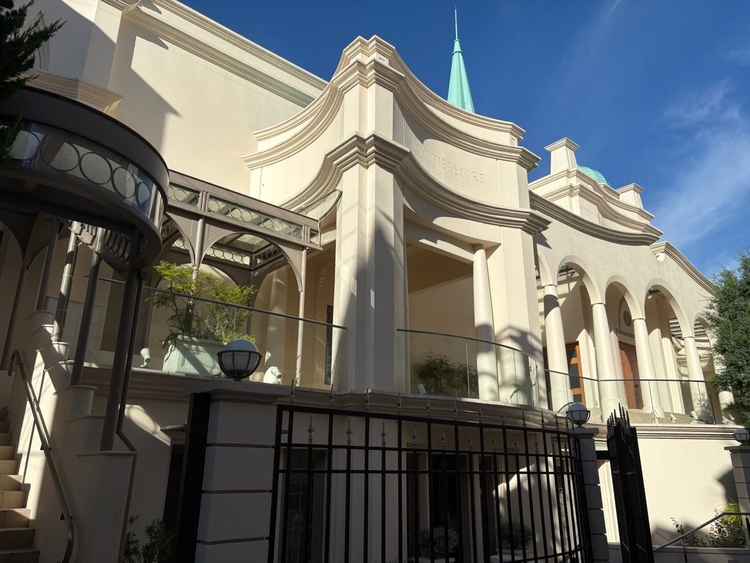 チャペルの外観も素敵で雰囲気抜群でした。