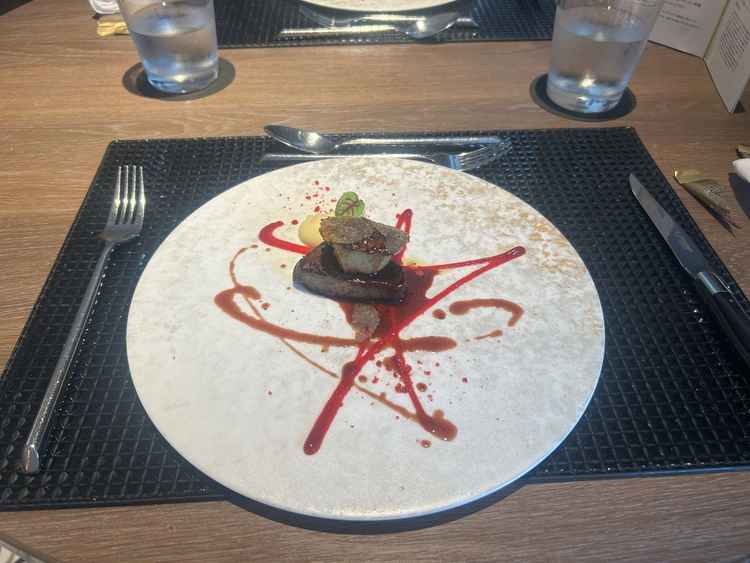 凄く柔らかいお肉で珍しい味のソースがマッチしてメインとしてゲストに喜ばれること間違いなし。