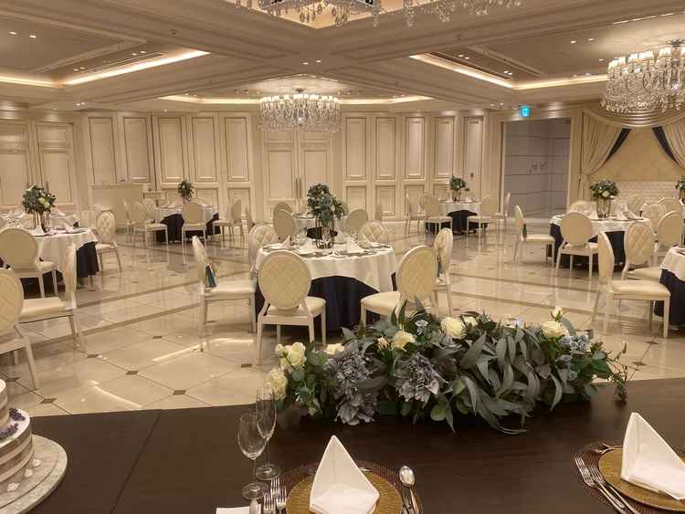 広々とした披露宴会場で100人規模までキャパがあり、イメージしやすい席数でした。