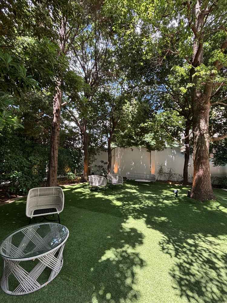 ゲスト待合室としても利用できるガーデン