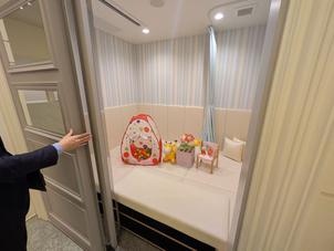 披露宴会場にキッズスペースがあるためお子様連れのゲストを呼びやすい設備が揃っている