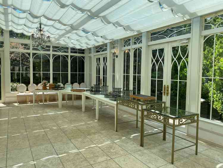 雨天時も対応可能なガーデンビュッフェ