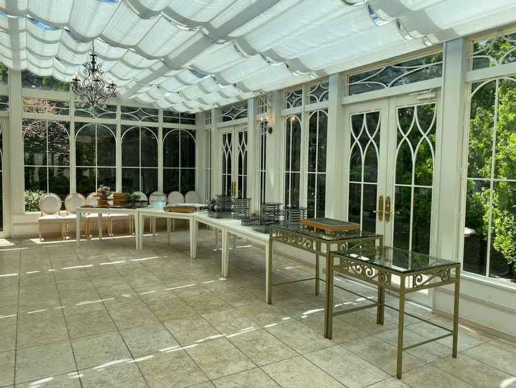 雨天時も対応可能なガーデンビュッフェ