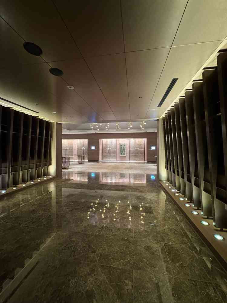 フォトを残すにも素敵な空間。壁面に花を飾ることも可能。