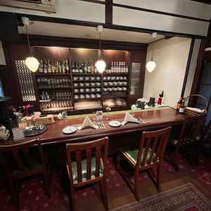 レトロな雰囲気で新郎新婦のイメージ撮影でいいと思いました。