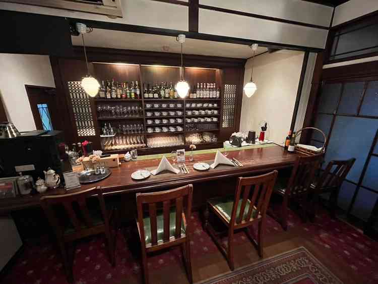 レトロな雰囲気で新郎新婦のイメージ撮影でいいと思いました。