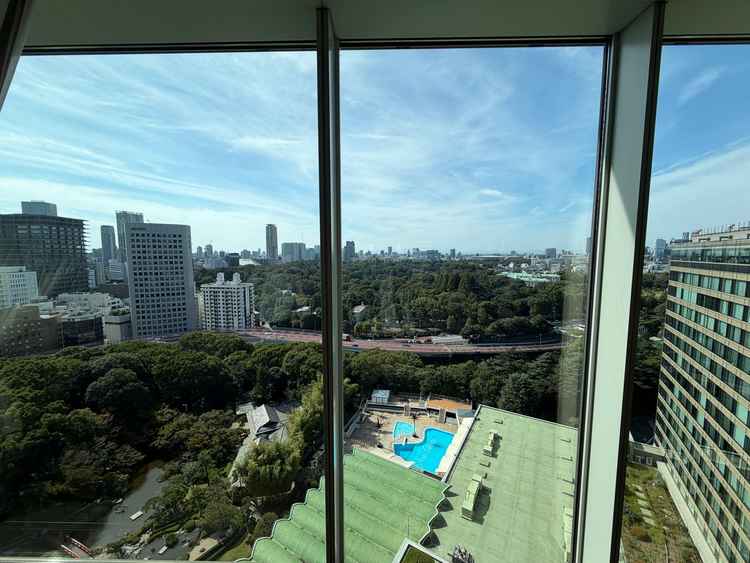 16階の会場からの外の景色。赤坂御所の景色が見れる。