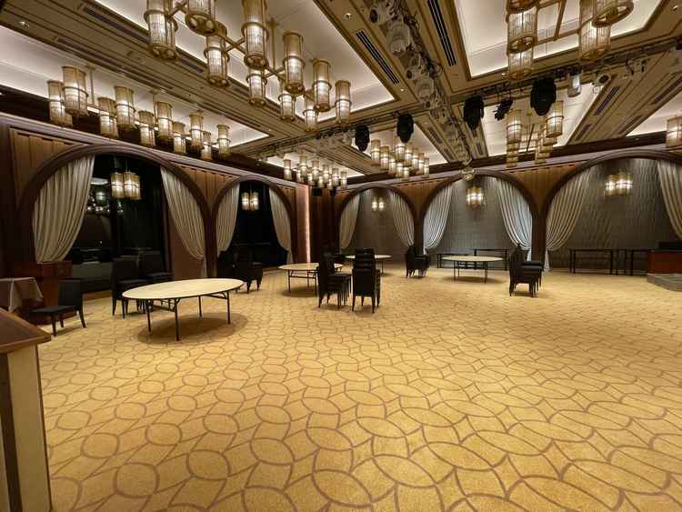 マグノリアの会場です。窓があり、開放感がありました。大正レトロな雰囲気で、東京會舘の歴史を感じました