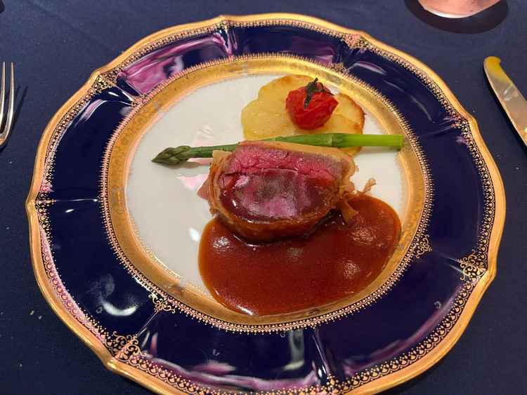 お肉、観光ホテルといえばで美味しかったです