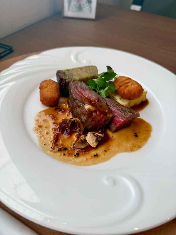 フェアの試食で食べた肉料理。味付けも食べやすい。