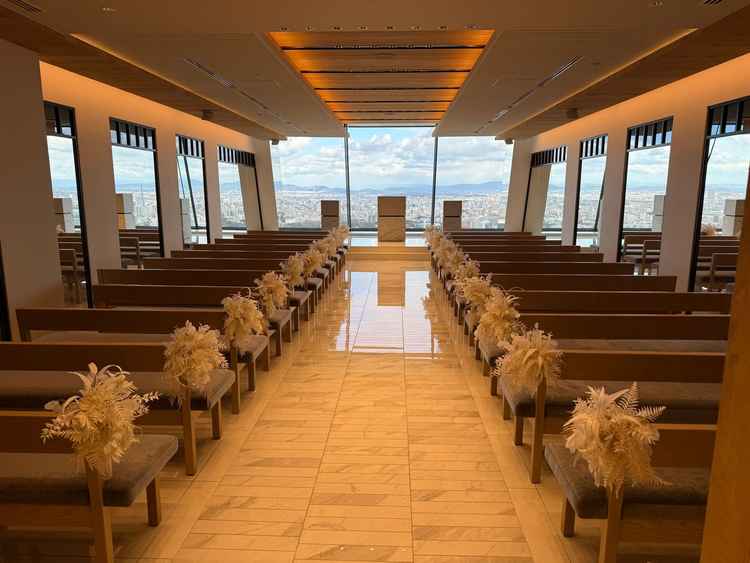 白と木で統一された配色で洗練された雰囲気がありとても綺麗でした。