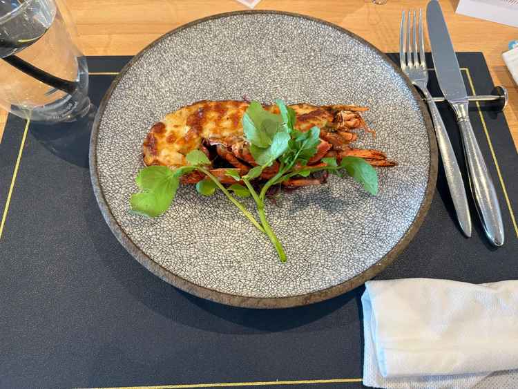 ロブスターのグラタン。一口サイズに切ってあるロブスターはとてもプリプリで弾力があって美味しかったです