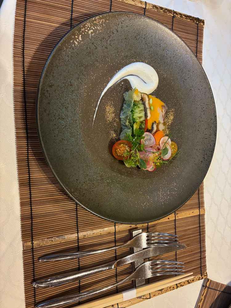 前菜の写真です。今日野菜が多く使われており、とても美味しかったです。